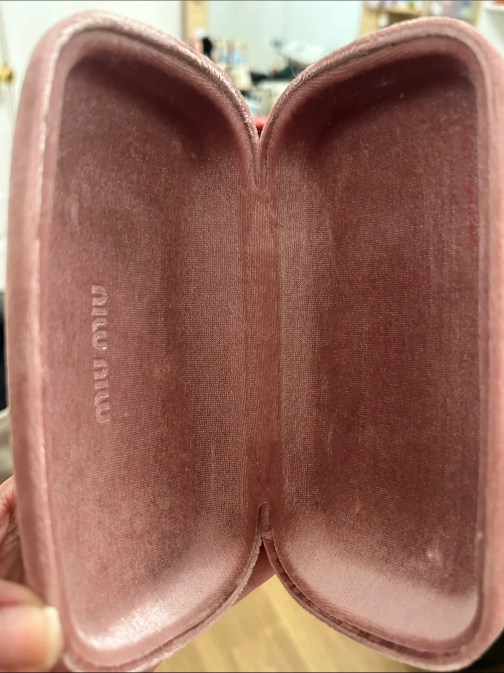 Eyeglasses Case (Not a phone accessory)